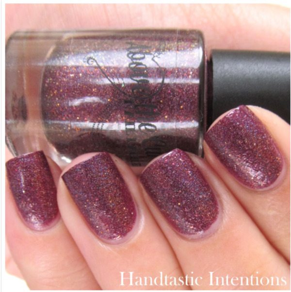 Nail polish swatch / manicure of shade Above the Curve Gryffindor