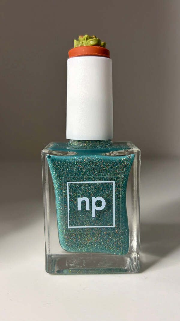 Nail polish swatch / manicure of shade Nail pollies Rooted in succ-cess