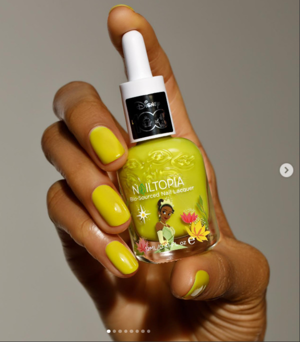 Nail polish swatch / manicure of shade Nailtopia Tiana