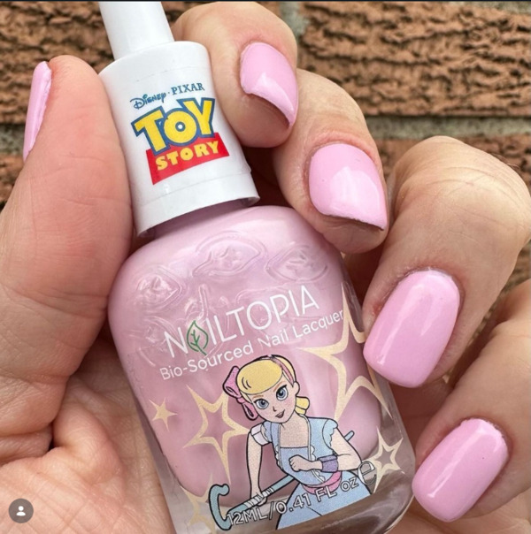 Nail polish swatch / manicure of shade Nailtopia Bo Peep