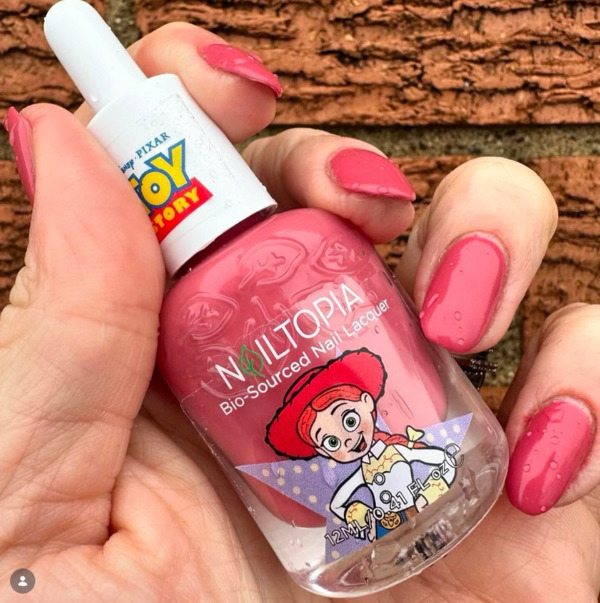 Nail polish swatch / manicure of shade Nailtopia Jessie