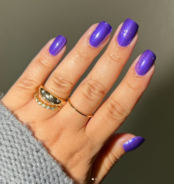 Nail polish swatch / manicure of shade Nailtopia Buzz