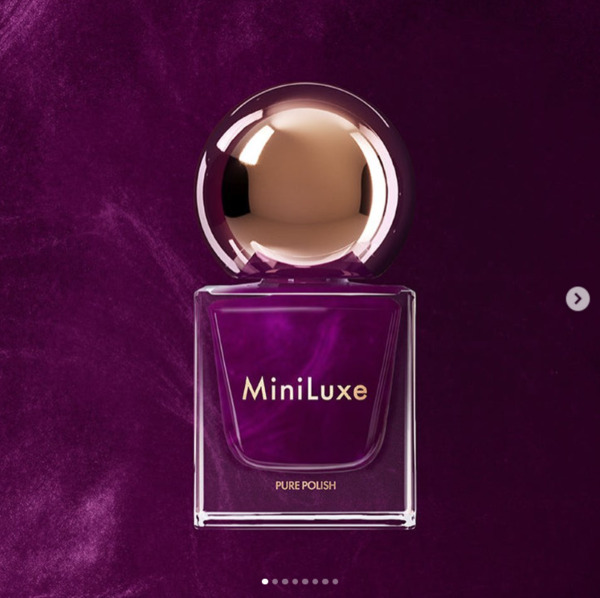 Nail polish swatch / manicure of shade MiniLuxe Plum Pearl