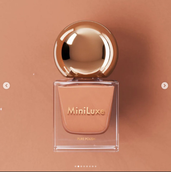 Nail polish swatch / manicure of shade MiniLuxe Tokyo Blossom