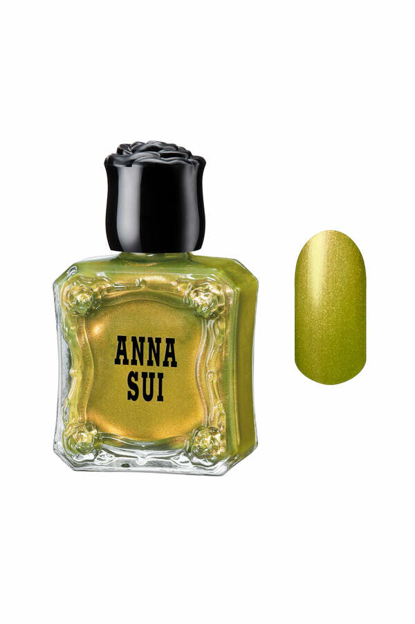 Nail polish swatch / manicure of shade Anna Sui Golden Grove