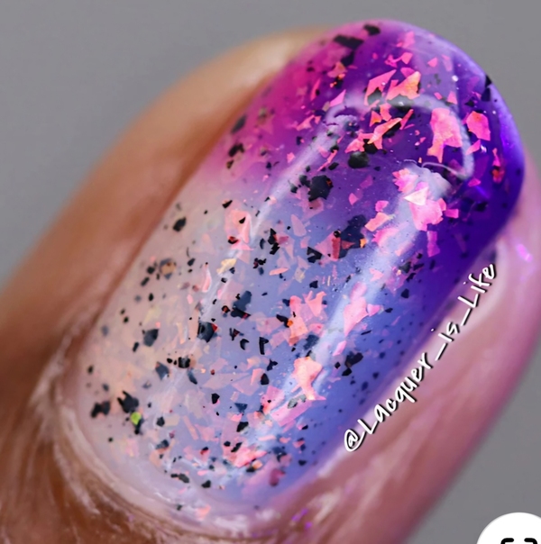 Nail polish swatch / manicure of shade Chamaeleon Nails Phantom Shoreline