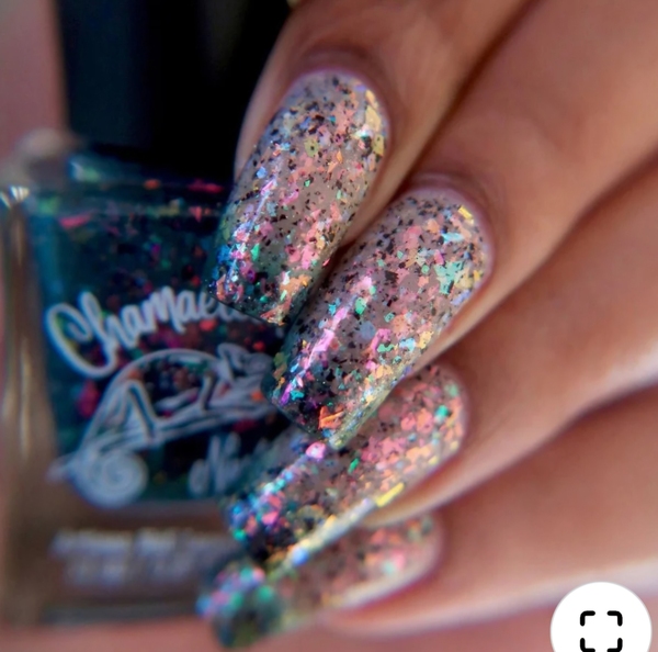 Nail polish swatch / manicure of shade Chamaeleon Nails Glimpse of the Beyond