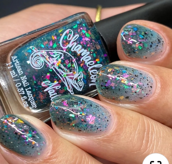 Nail polish swatch / manicure of shade Chamaeleon Nails Glimpse of the Beyond