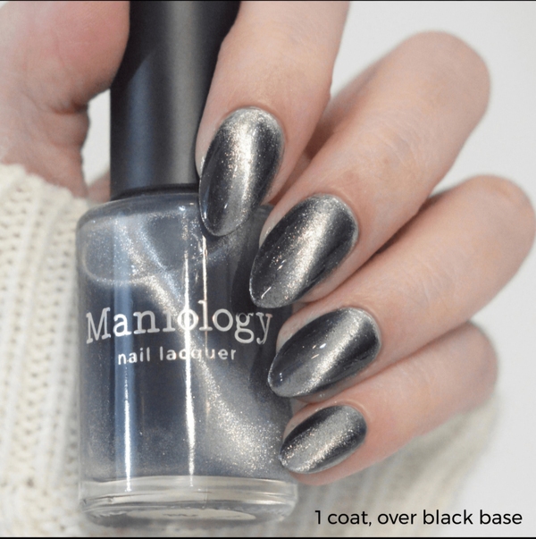 Nail polish swatch / manicure of shade Maniology Pearl and Anchor