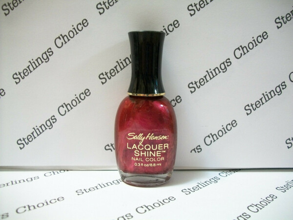 Nail polish swatch / manicure of shade Sally Hansen 04 - Brilliant