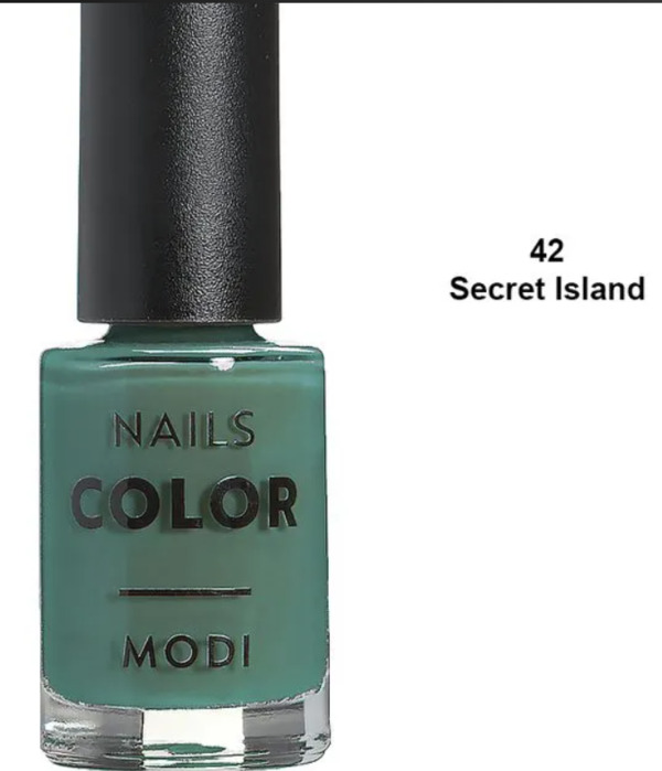 Nail polish swatch / manicure of shade Modi Secret Island
