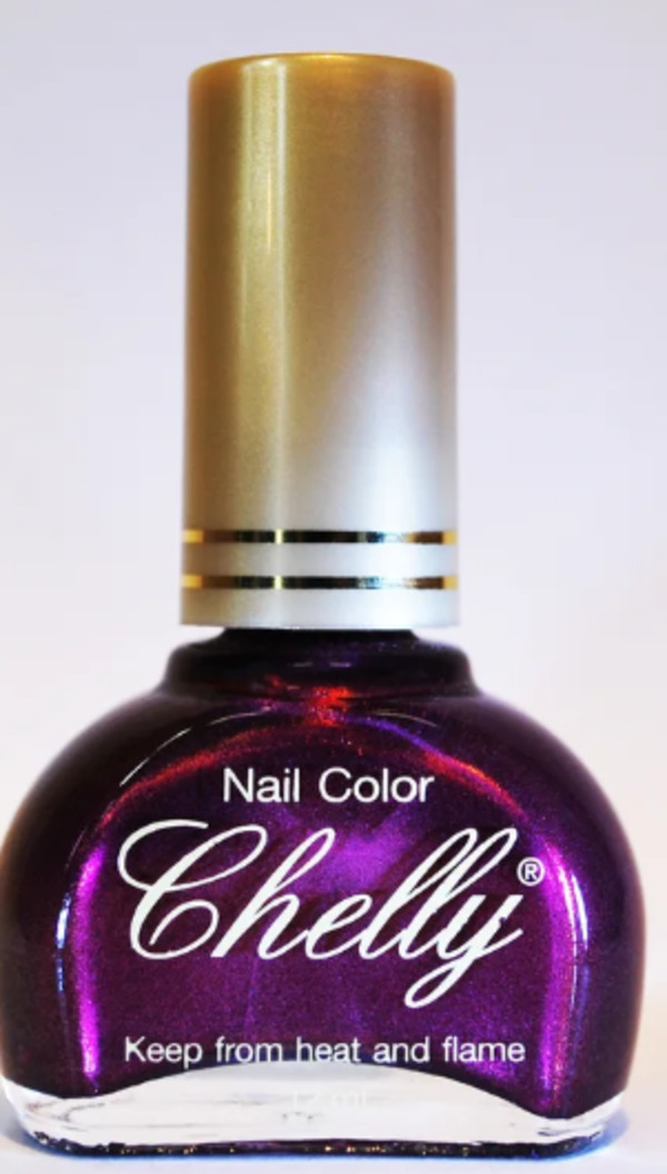 Nail polish swatch / manicure of shade Chelly Purple Bliss