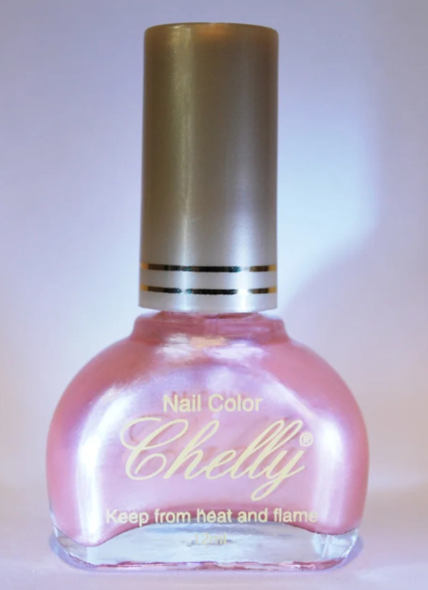 Nail polish swatch / manicure of shade Chelly Spring Pearl