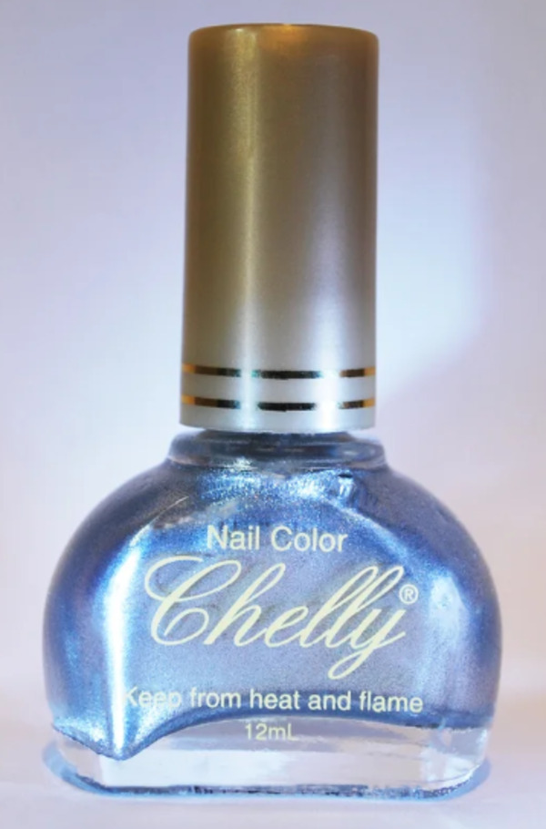Nail polish swatch / manicure of shade Chelly Silver Dream