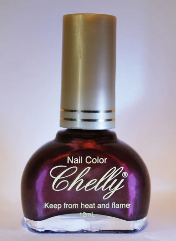 Nail polish swatch / manicure of shade Chelly Fabulous Wine