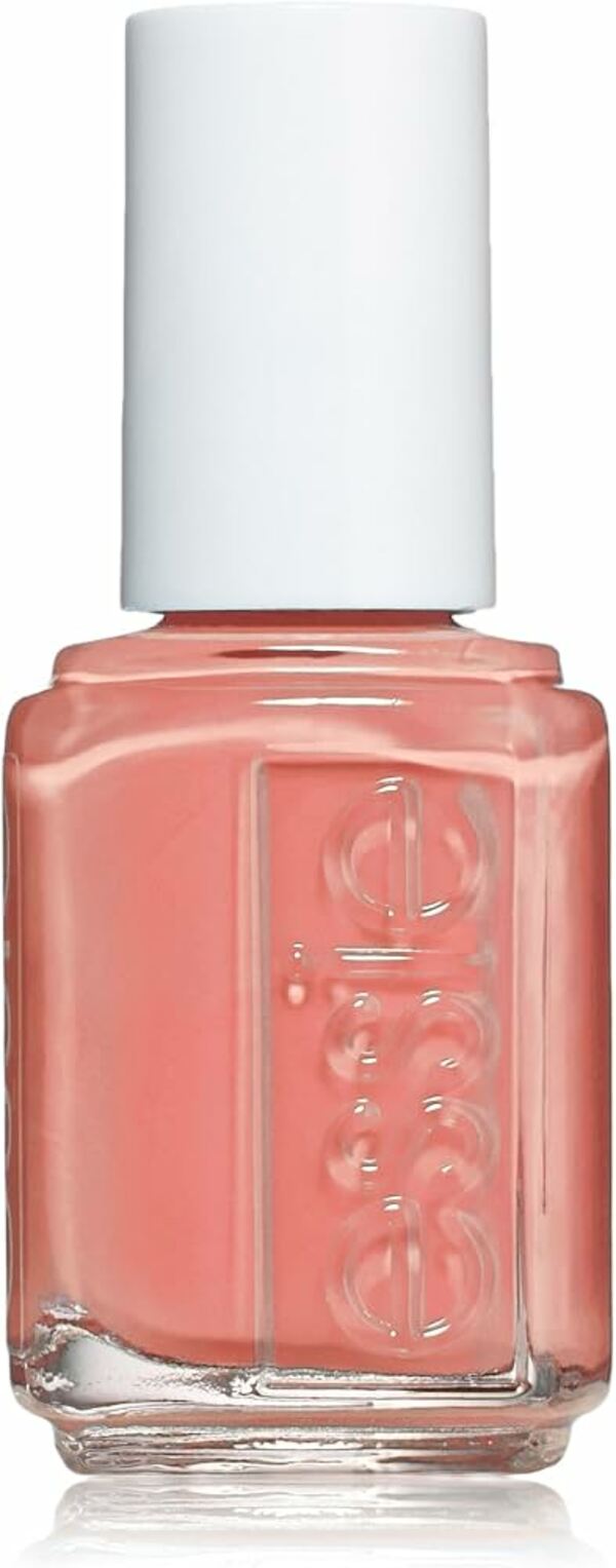 Nail polish swatch / manicure of shade essie Lounge Lover