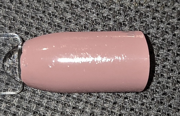 Nail polish swatch / manicure of shade essie Mismatch to Match
