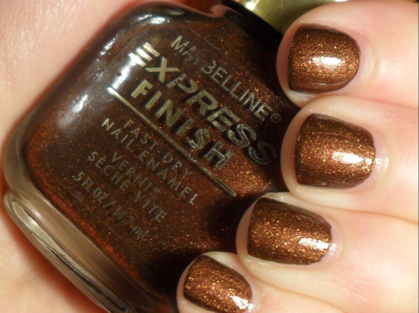 Nail polish swatch / manicure of shade Maybelline Bronze Beam