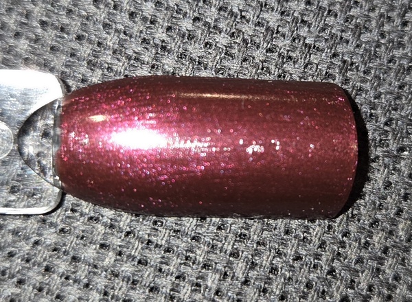 Nail polish swatch / manicure of shade Essie - Expressie Breaking the Bold