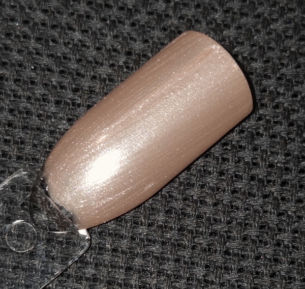 Nail polish swatch / manicure of shade Pear Nova Intershellactic