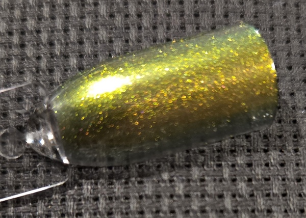 Nail polish swatch / manicure of shade Morovan Green gold duochrome