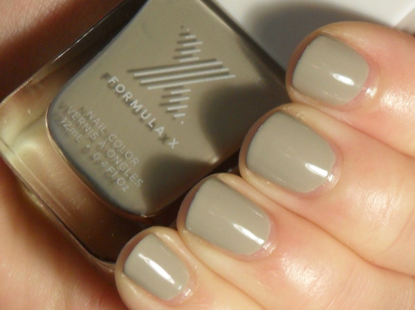 Nail polish swatch / manicure of shade Sephora X Dynamic