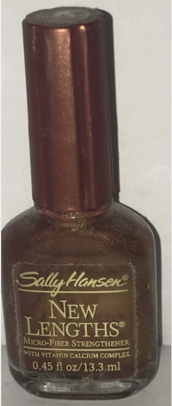Nail polish swatch / manicure of shade Sally Hansen Elemental Frost