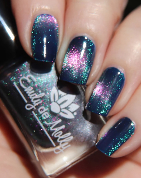 Nail polish swatch / manicure of shade Emily de Molly Read The Room
