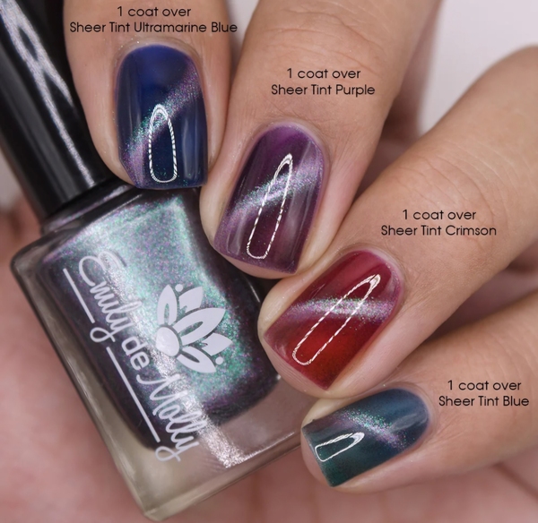 Nail polish swatch / manicure of shade Emily de Molly Read The Room