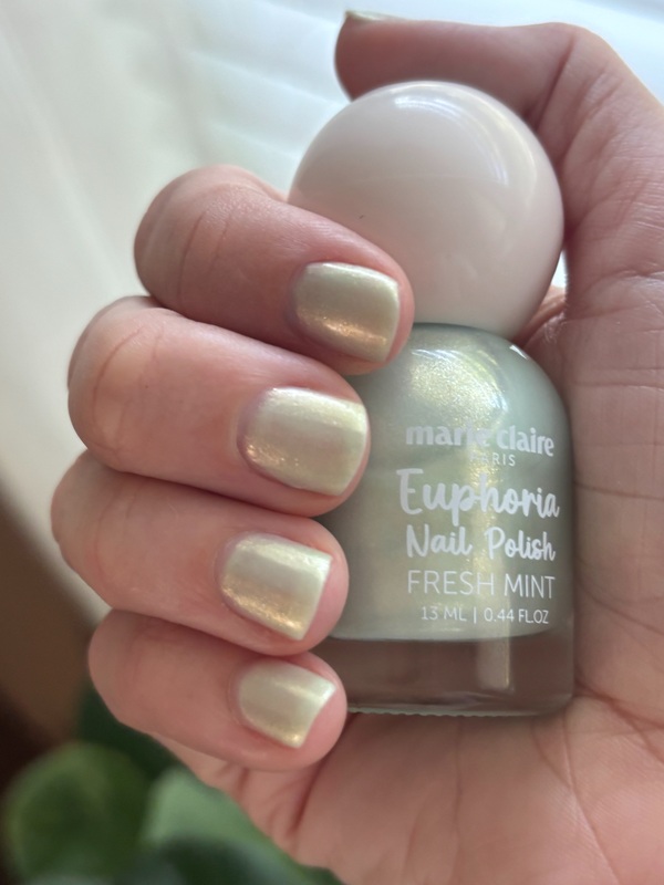 Nail polish swatch / manicure of shade Marie Claire Fresh Mint