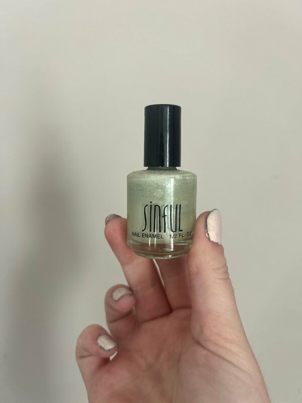 Nail polish swatch / manicure of shade Sinful Colors Sutton Place