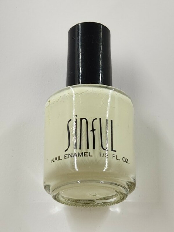 Nail polish swatch / manicure of shade Sinful Colors Green Pastel