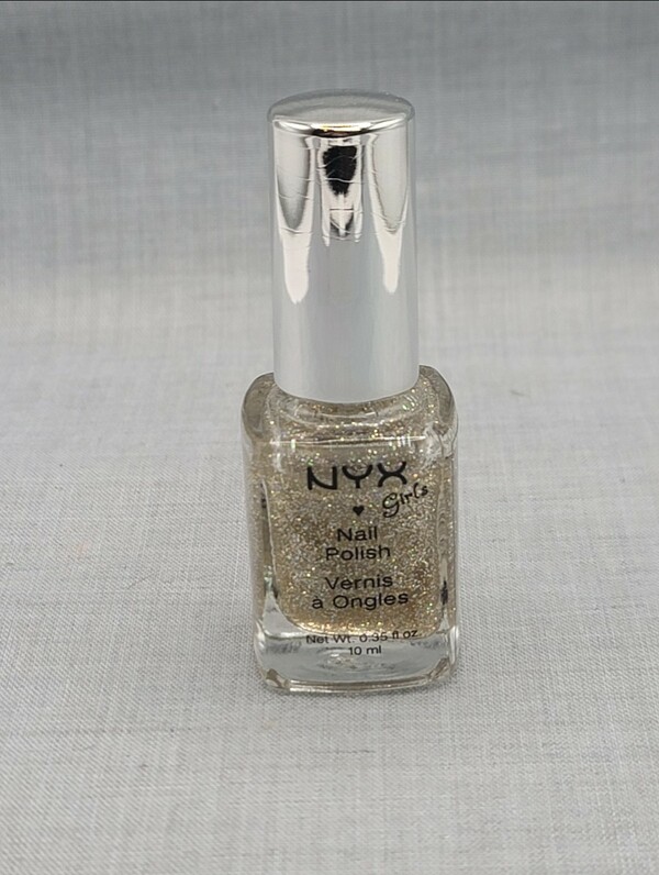 Nail polish swatch / manicure of shade NYX Girls Pink Crystal