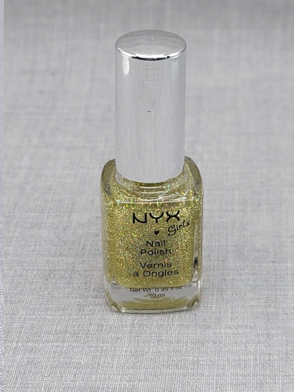 Nail polish swatch / manicure of shade NYX Girls Lemon Fizz