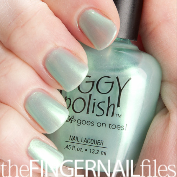 Nail polish swatch / manicure of shade Piggy Polish Mermaid