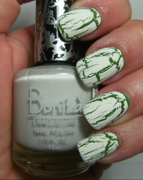 Nail polish swatch / manicure of shade Bonita White Crackle