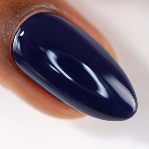Nail polish swatch / manicure of shade Cracked Crowfriend