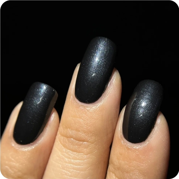 Nail polish swatch / manicure of shade Cracked Licker-Licious