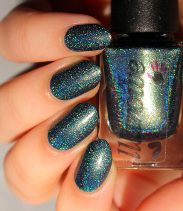 Nail polish swatch / manicure of shade Colors by Llarowe Seasons of Change