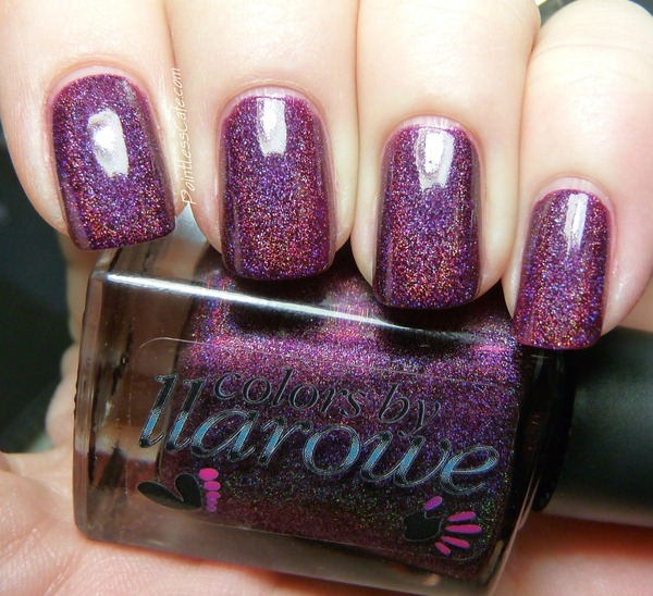 Nail polish swatch / manicure of shade Colors by Llarowe Oxen