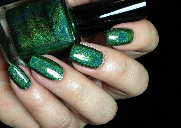 Nail polish swatch / manicure of shade Lacquer Lust Emerald