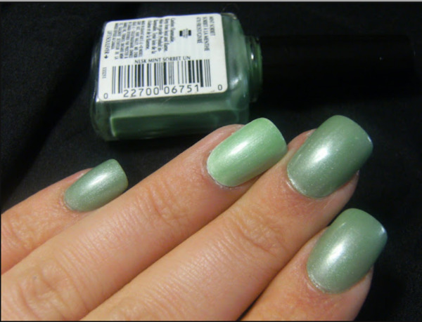 Nail polish swatch / manicure of shade CoverGirl Mint Sorbet