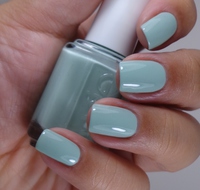 Nail polish swatch of shade essie Fashion Playground